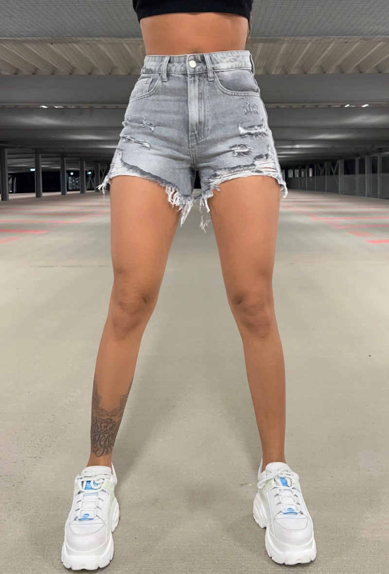 "Ripped" denim short